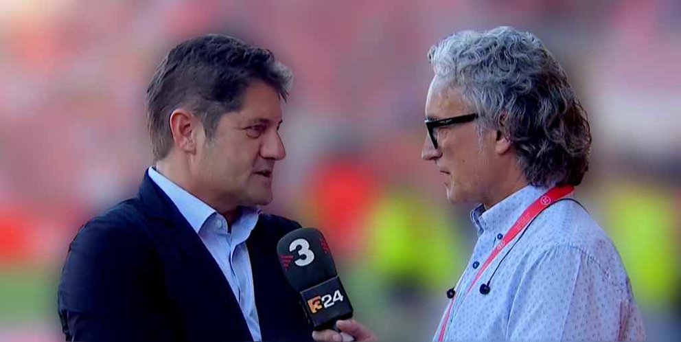 Un comentarista de TV3, entrevista al director deportivo del Nàstic, foto captura de pantalla de la FEF TV
