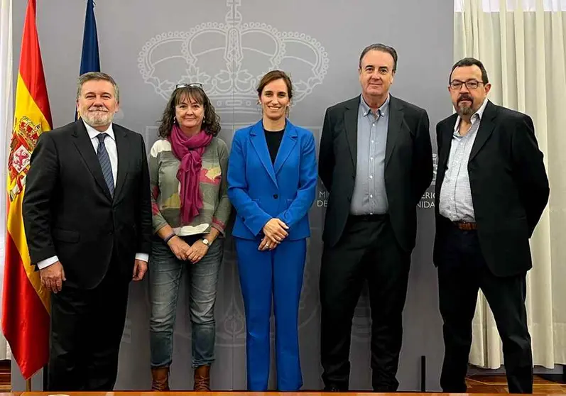 Guillermo Llago, secretario técnico CESM, Yolanda Cabrero, asesora ministerial, Mónica García, ministra de Sanidad, Víctor Pedrera, secretario general CESM y José María Soto, vicesecretario general CESM.